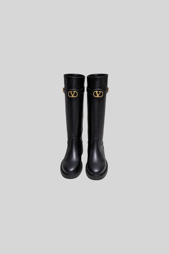 Bota VLogo Signature 30 mm - Valentino Garavani: foto 2 em fundo cinza-claro
