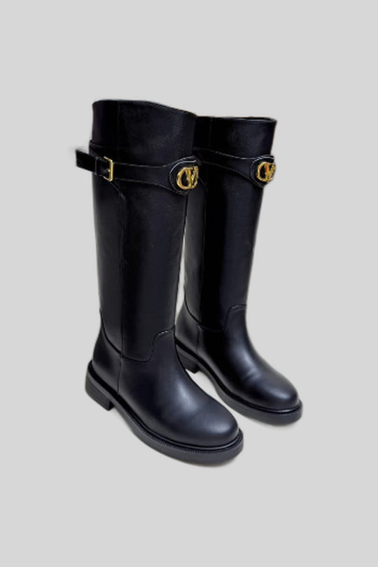 Bota VLogo Signature 30 mm - Valentino Garavani — produto em fundo cinza-claro uniforme