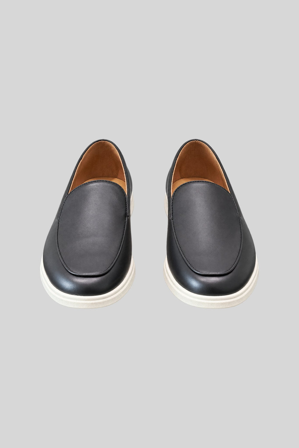 Mocassim Cerviatto Noir Cement - Hugo Boss: foto 2 em fundo cinza-claro