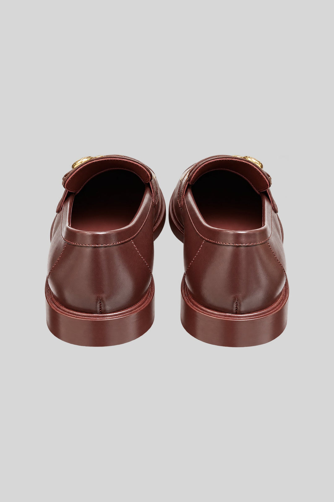 Mocassim Timeless Red - Chanel: foto 3 em fundo cinza-claro