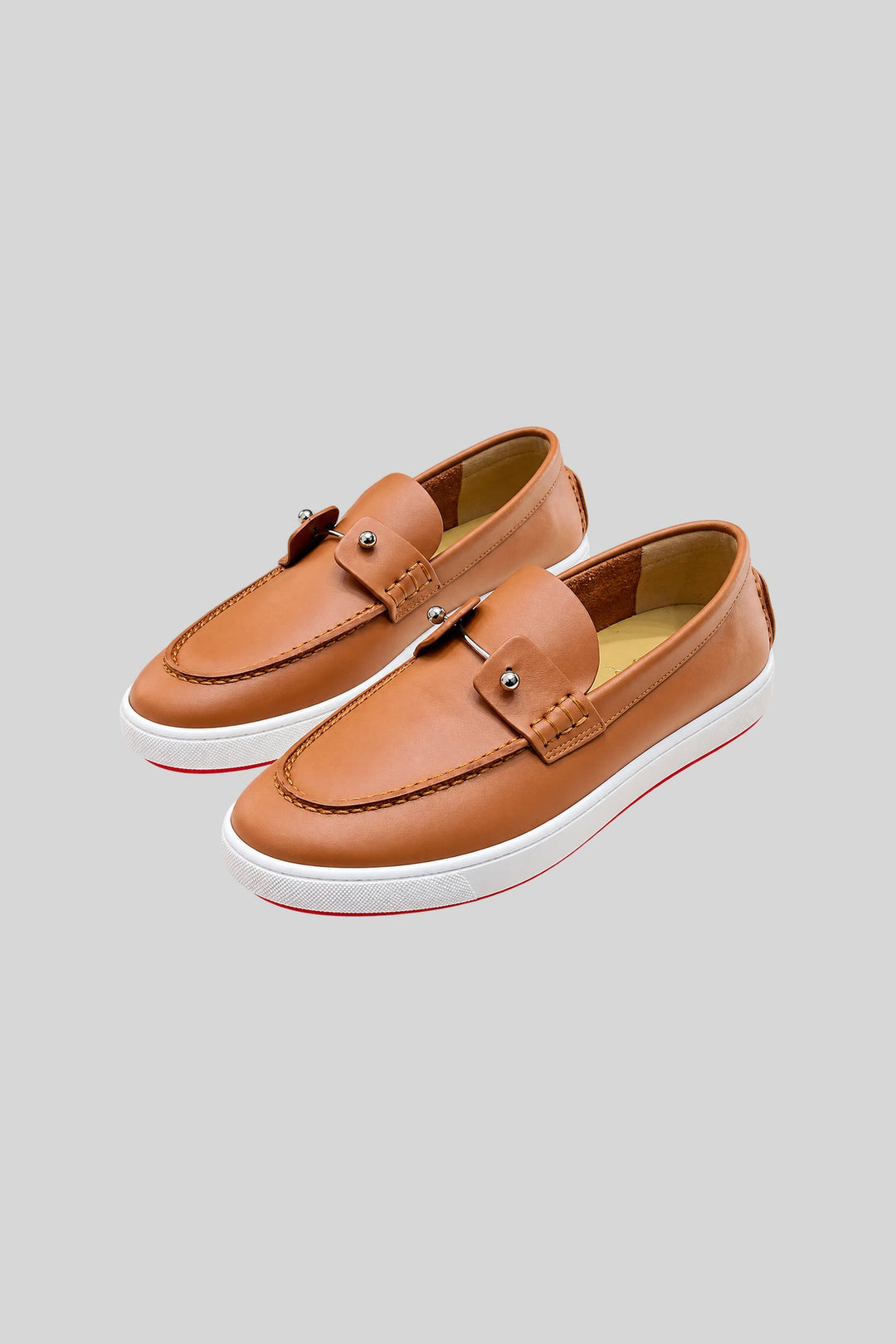 Mocassim Chambeliboat Lionne - Christian Louboutin: foto 1 em fundo cinza-claro