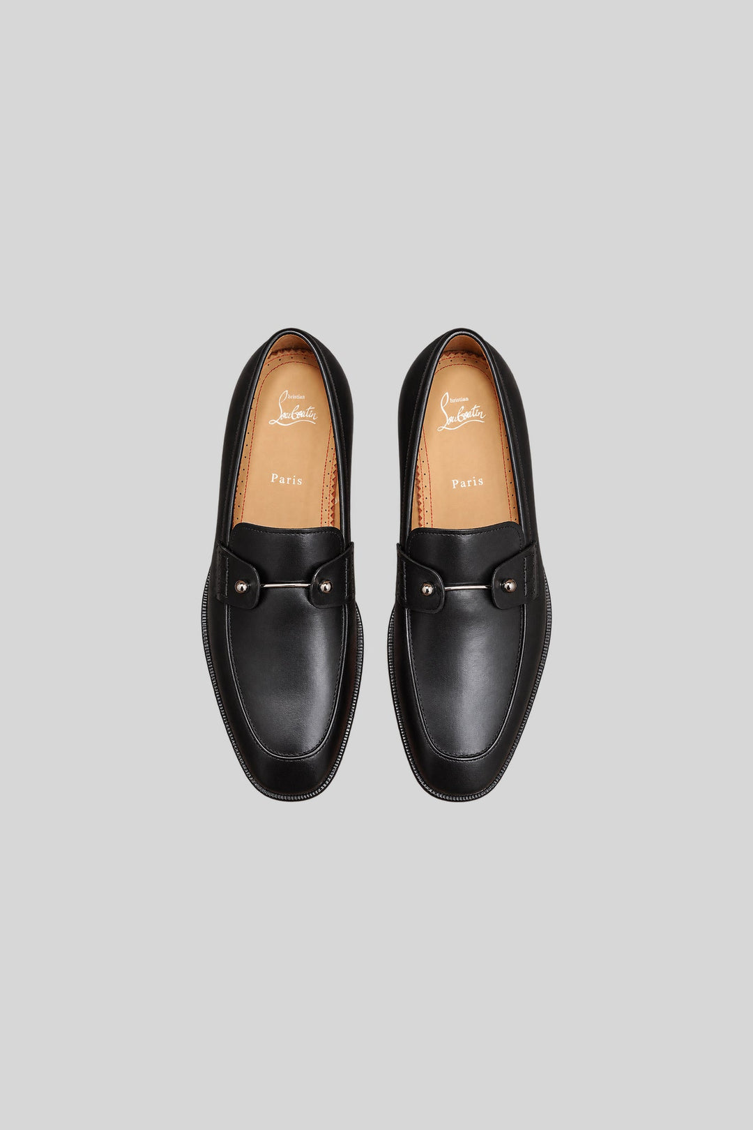 Mocassim Chambelimoc Black - Christian Louboutin: foto 2 em fundo cinza-claro