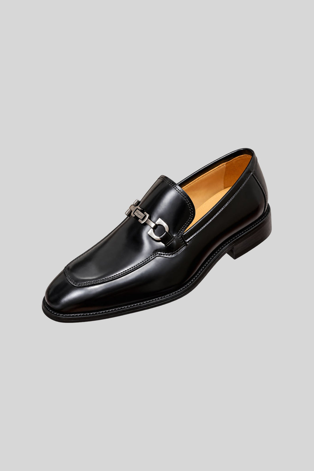 Mocassim Gancini preto - Ferragamo: foto 3 em fundo cinza-claro