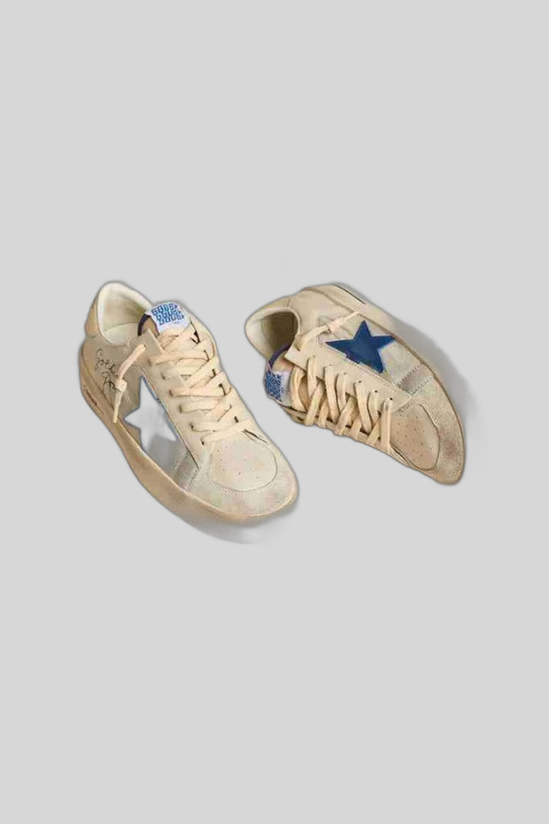 Tênis Ball Stardan Cream Blue - Golden Goose — produto em fundo cinza-claro uniforme