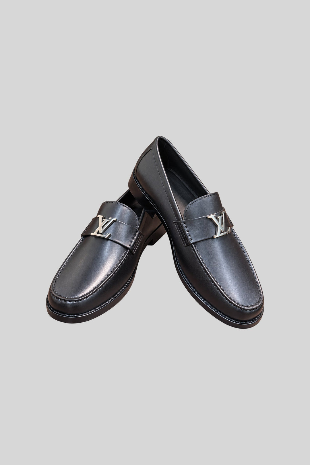 Mocassim Major - Louis Vuitton: foto 1 em fundo cinza-claro