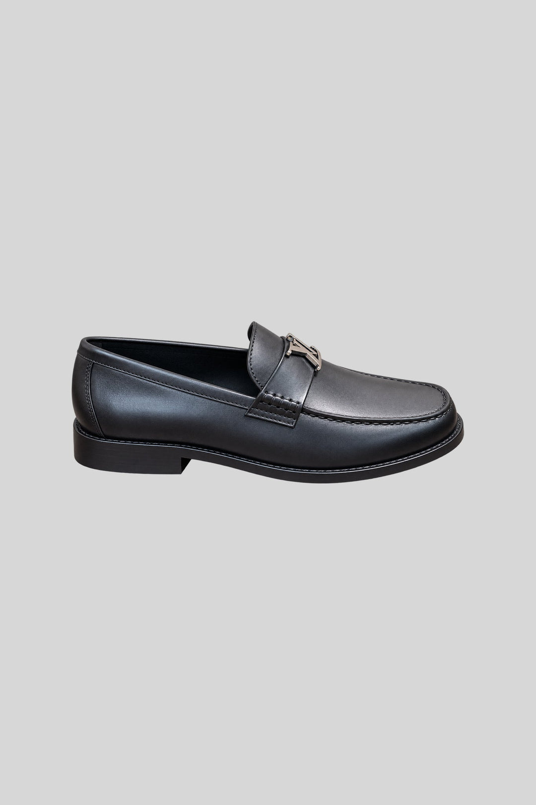 Mocassim Major - Louis Vuitton: foto 3 em fundo cinza-claro