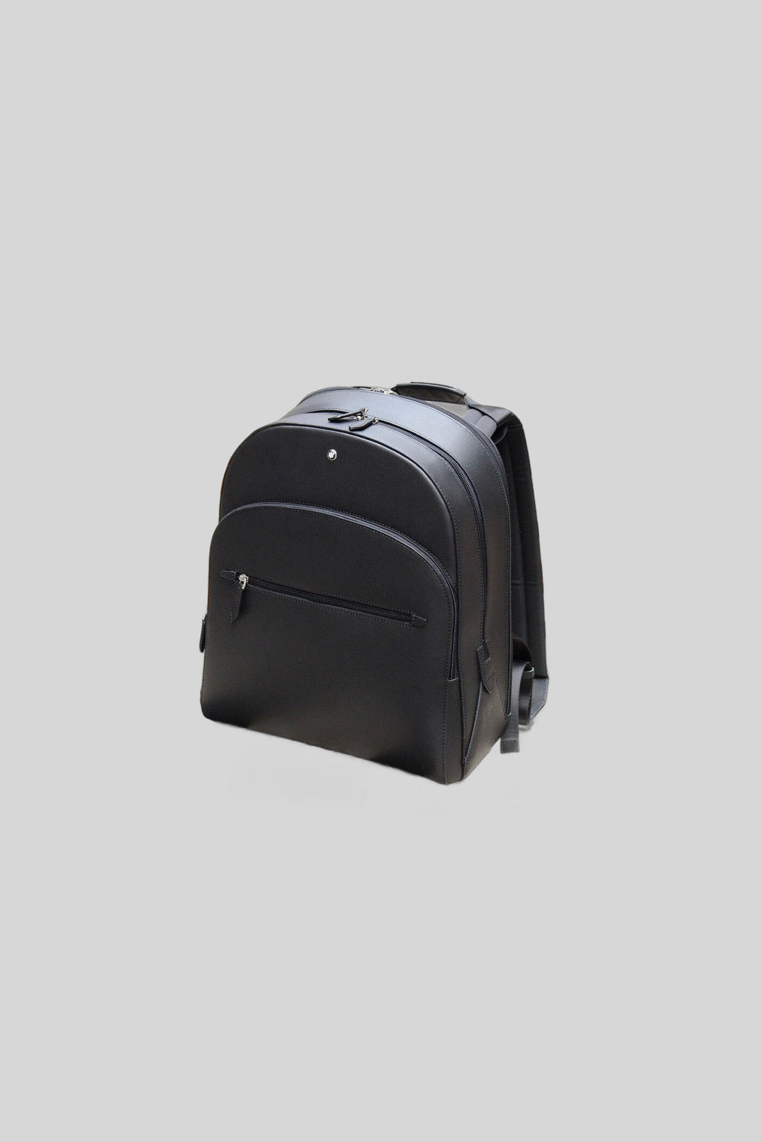 Mochila - Montblanc — fotografia de produto em fundo cinza-claro