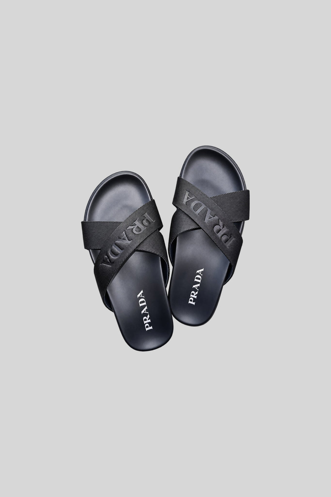 Chinelo Nylon Tape Crisscross Black - Prada: foto 1 em fundo cinza-claro