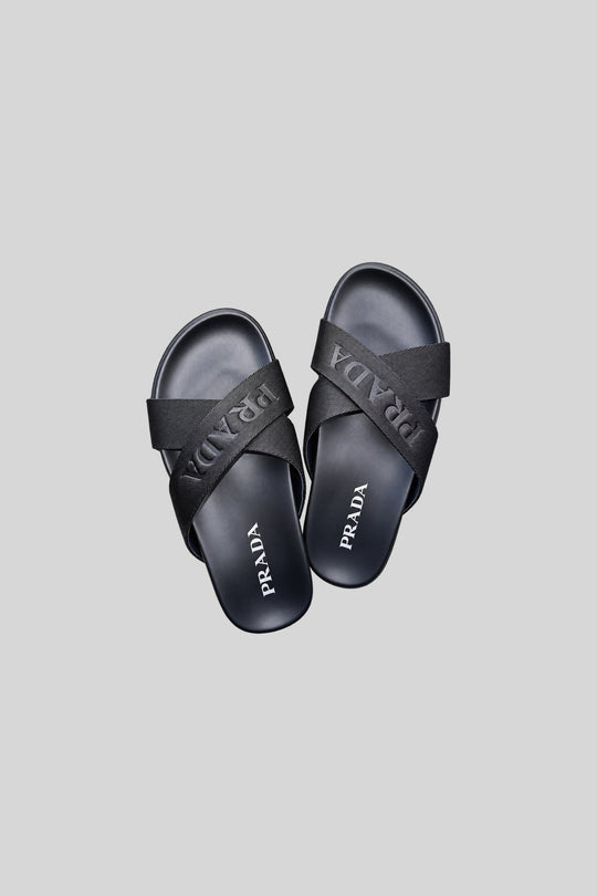 Chinelo Nylon Tape Crisscross Black - Prada: foto 1 em fundo cinza-claro