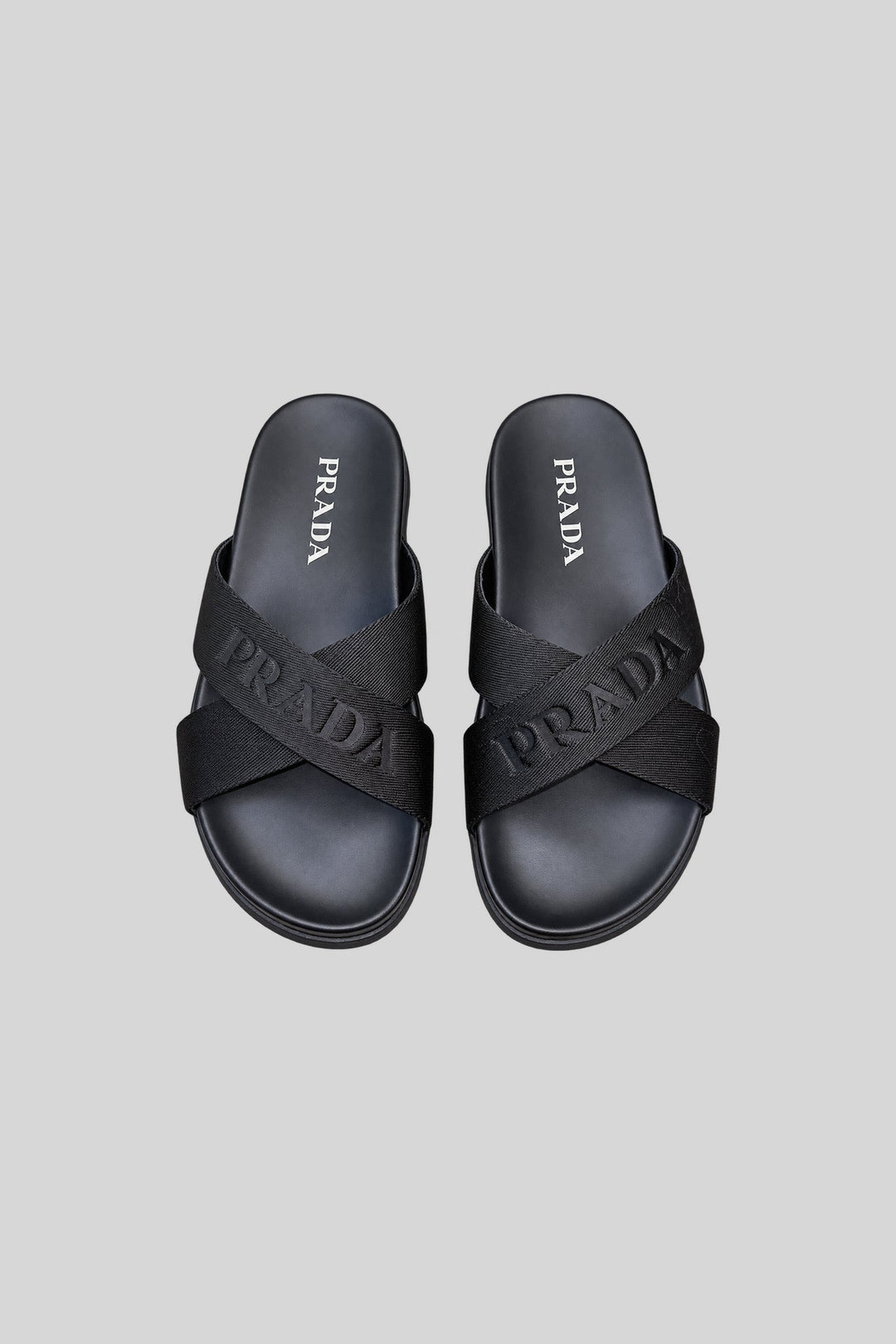 Chinelo Nylon Tape Crisscross Black - Prada: foto 2 em fundo cinza-claro
