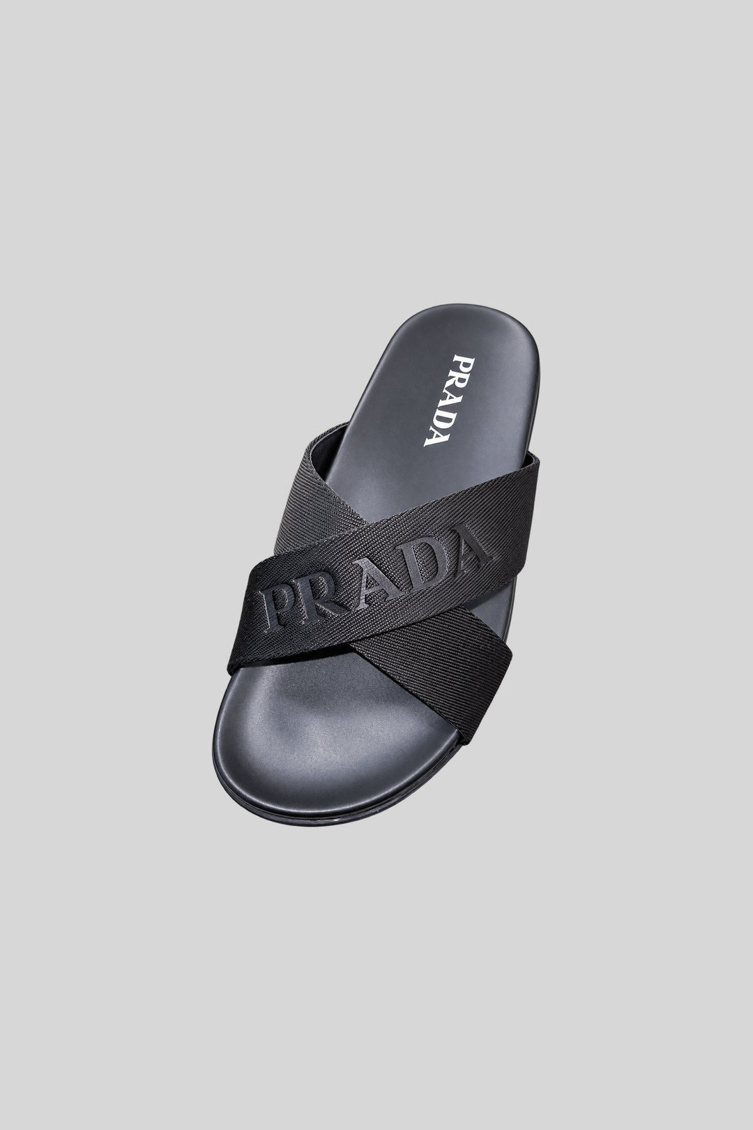Chinelo Nylon Tape Crisscross Black - Prada: foto 3 em fundo cinza-claro