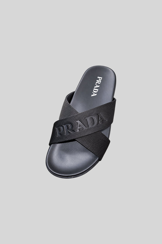 Chinelo Nylon Tape Crisscross Black - Prada: foto 3 em fundo cinza-claro
