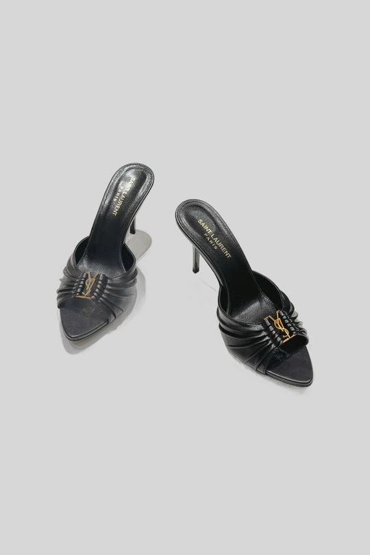 Babylone Mules Bordeaux - Saint Laurent — produto em fundo cinza-claro uniforme