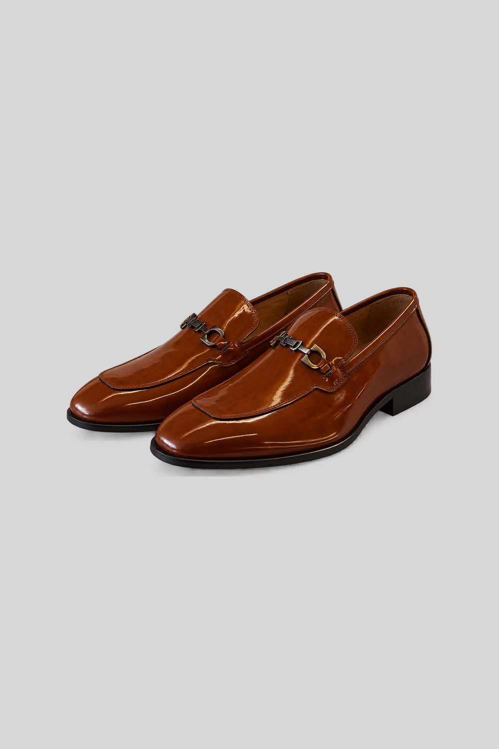Sapato - Ferragamo: foto 2 em fundo cinza-claro