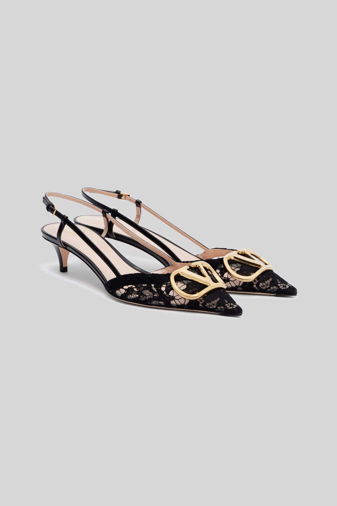 Scarpin Slingback VLogo Signature em Renda - Valentino Garavani — foto do modelo exato