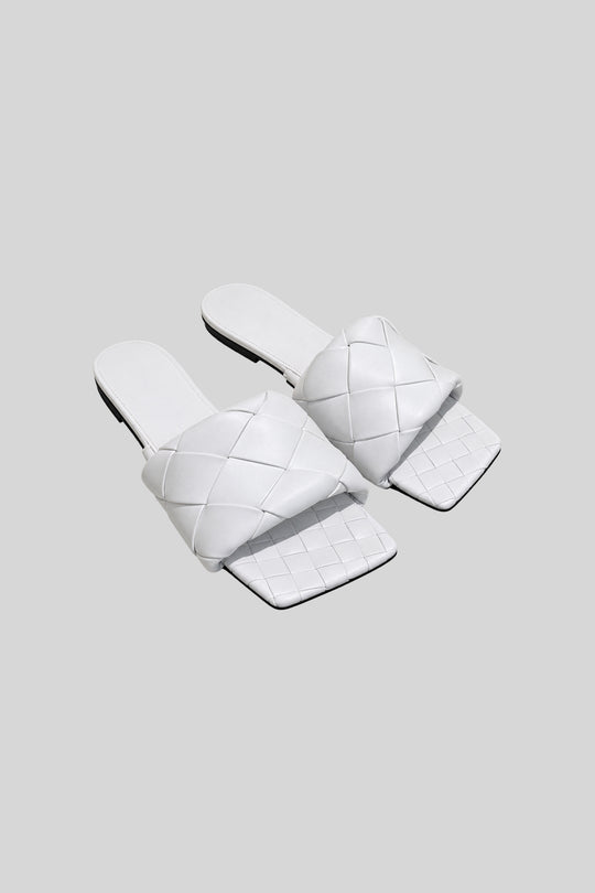 Sandália plana Lido Optic White - Bottega Veneta: foto 1 em fundo cinza-claro