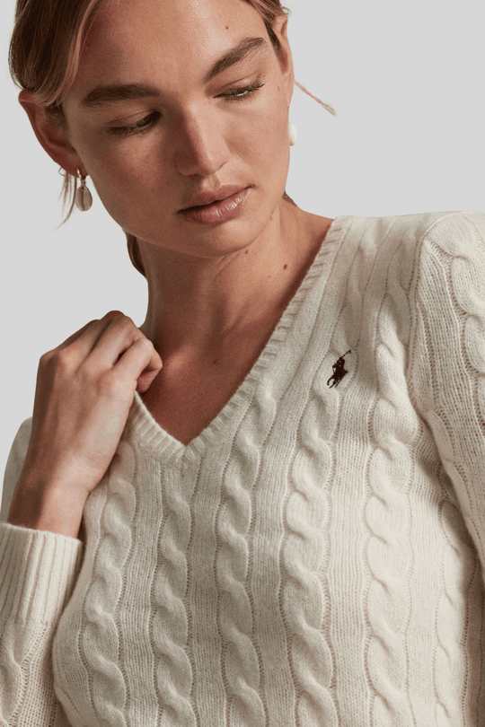 Suéter feminino de tricô trançado com decote em V - Ralph Lauren, Off-white, foto 3