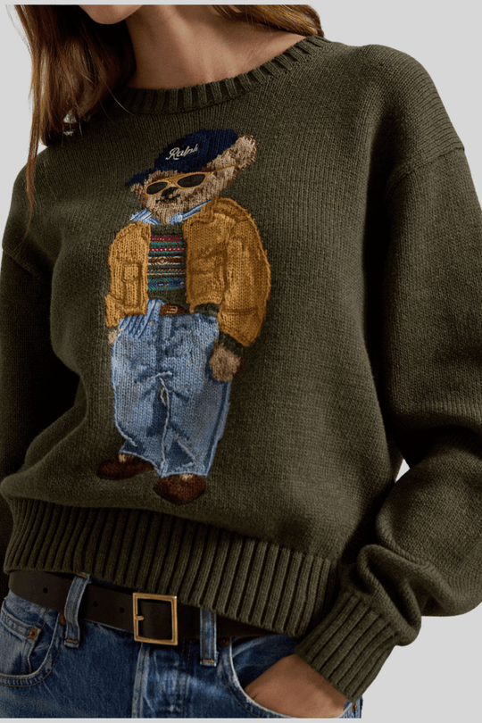 sueter urso verde, detalhe no corpo da modelo