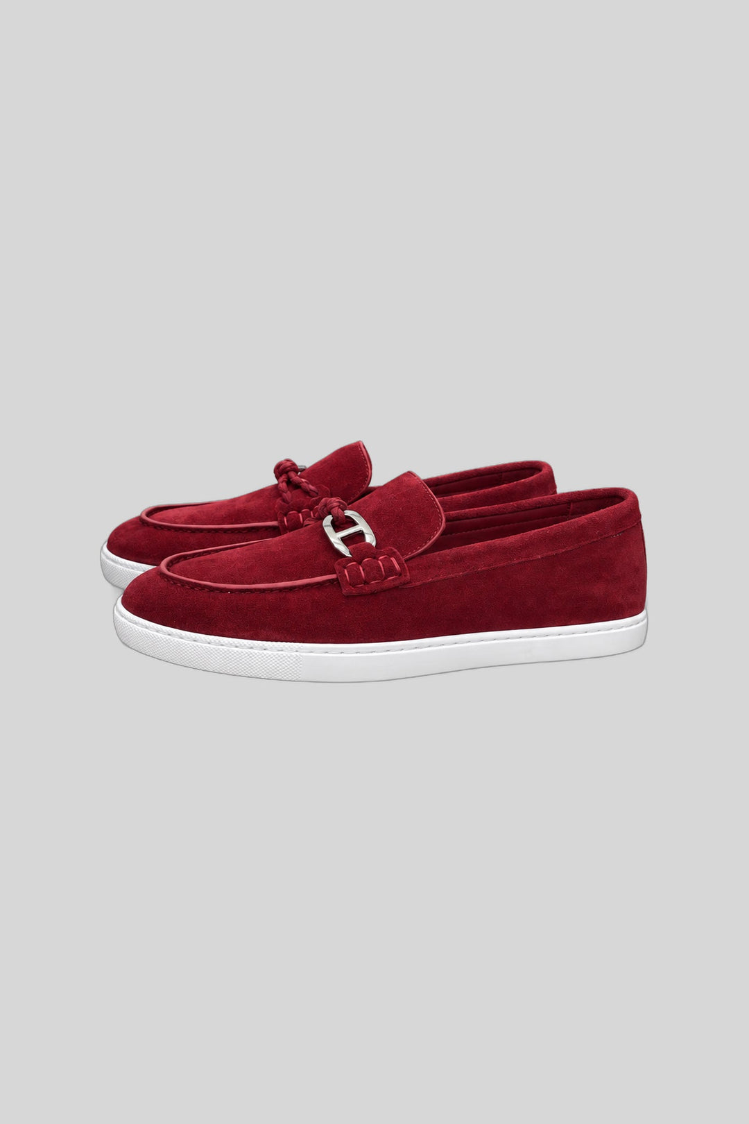 Mocassim Wine Red - Hermès: vista lateral do par em fundo cinza-claro